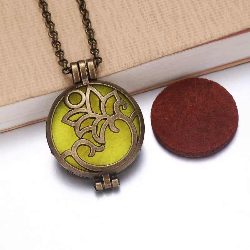 004 - Symbolic Aromatherapy Locket Diffuser Pendant Necklace