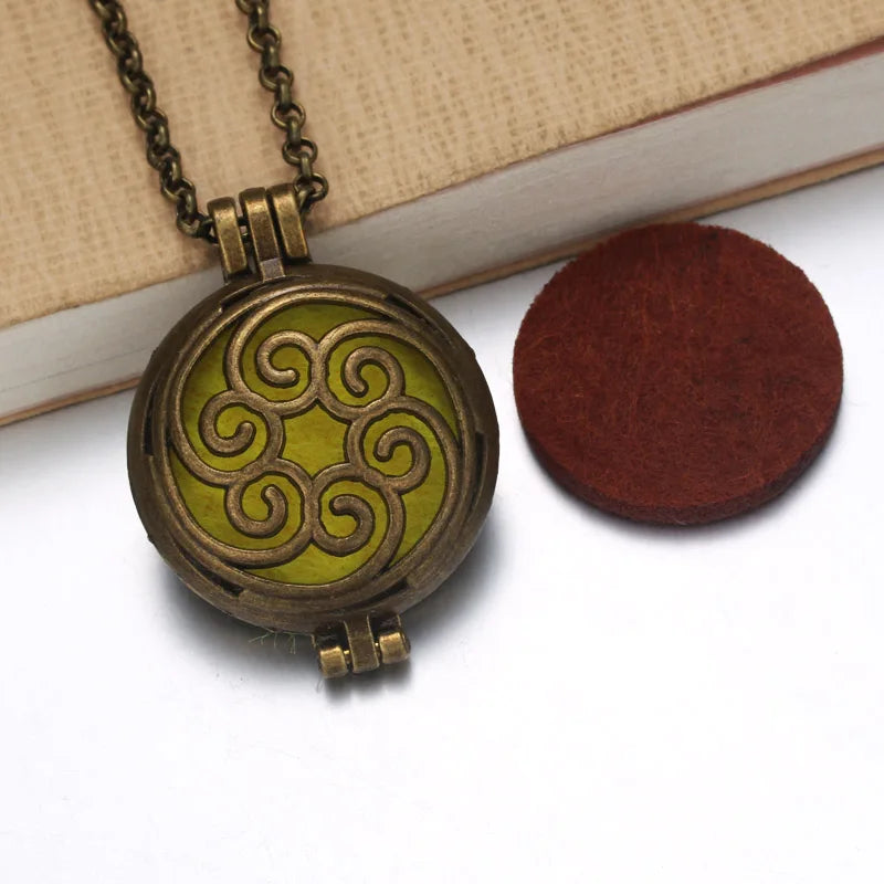 004 - Symbolic Aromatherapy Locket Diffuser Pendant Necklace