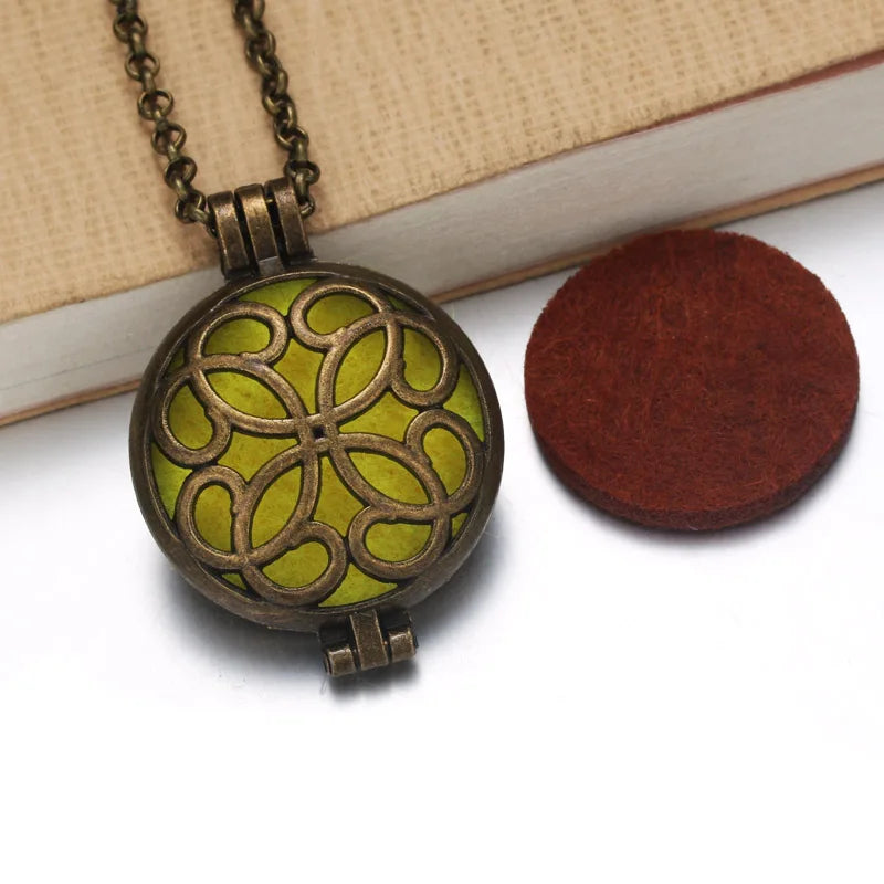 004 - Symbolic Aromatherapy Locket Diffuser Pendant Necklace