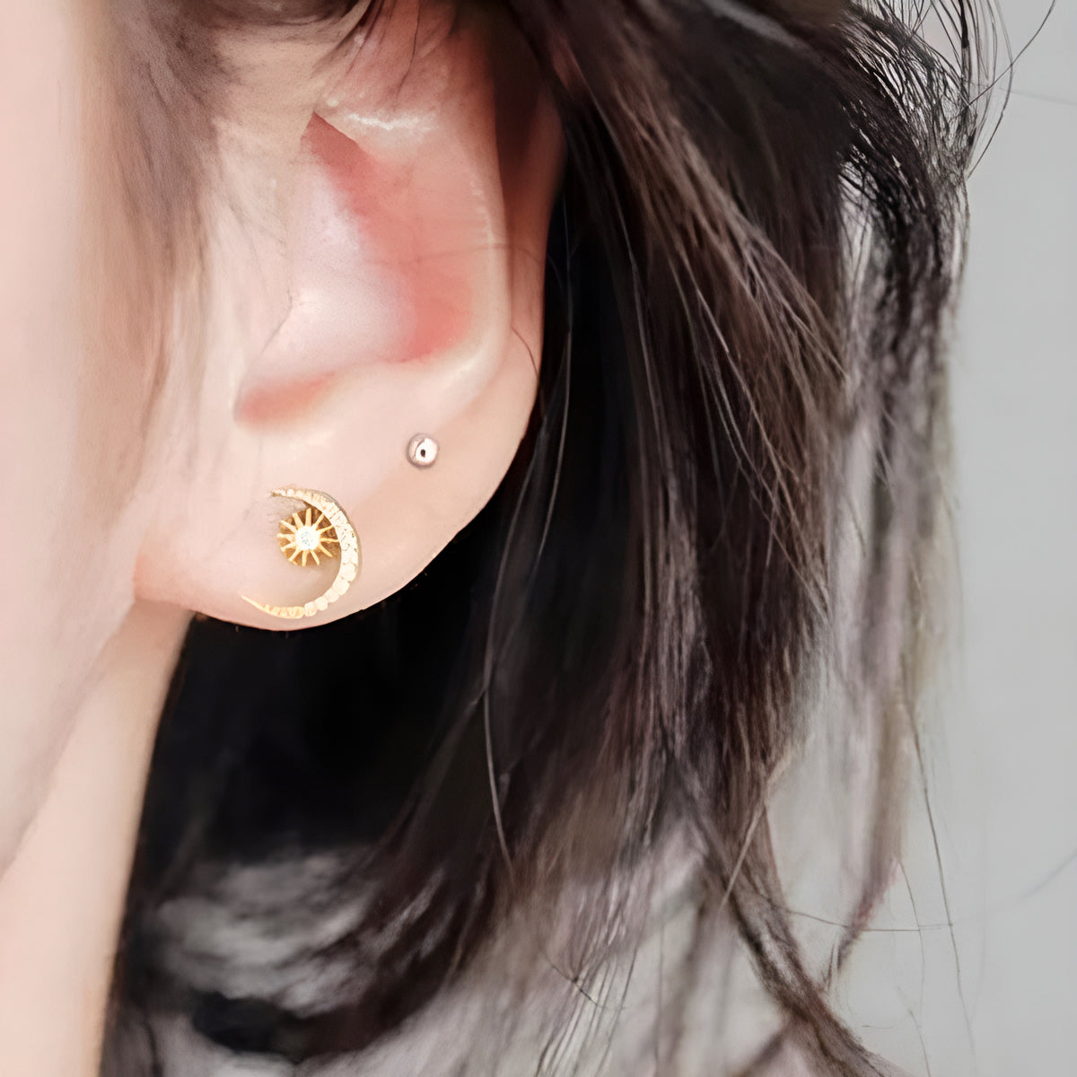 011 - Moon & Star Sterling Silver Gold-Plated Stud Earrings