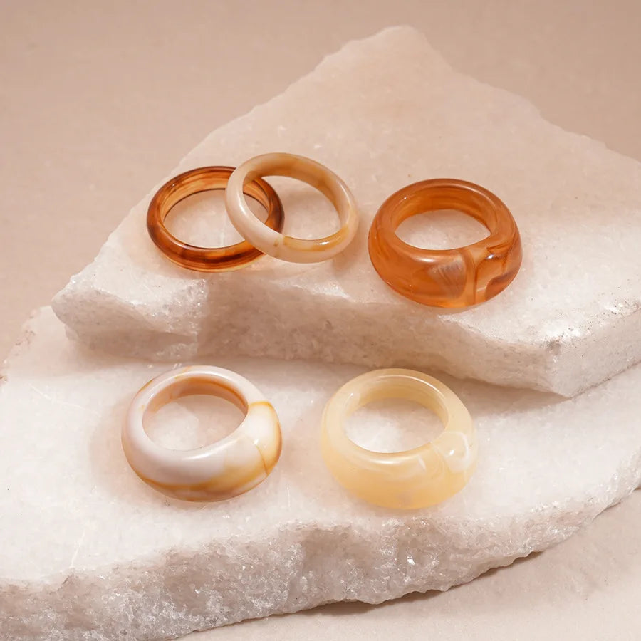 Rings, 5pc smudged acrylic fashion set in amber and cream tones
